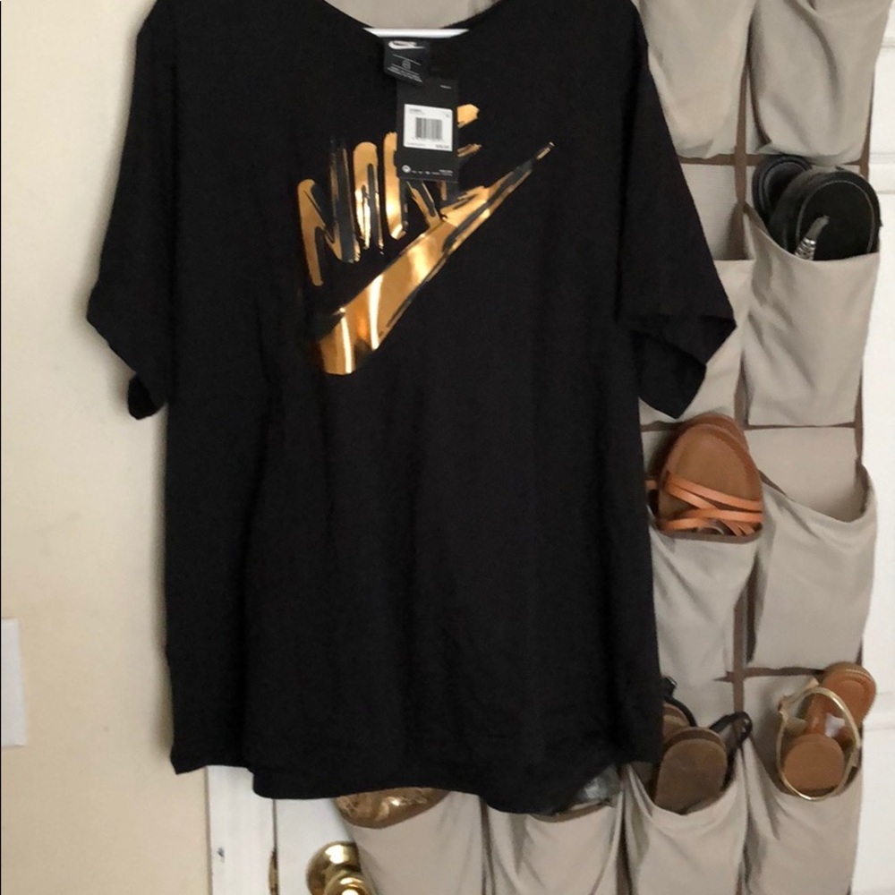 Nike tee
